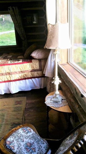 Creek Cabin