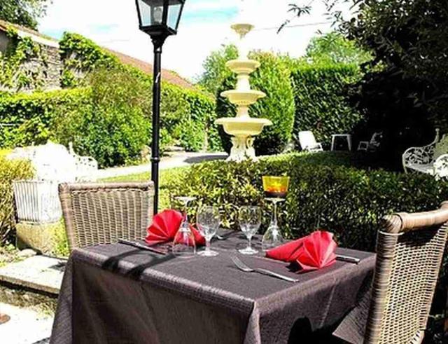 Logis Hôtel Restaurant Les Capucins