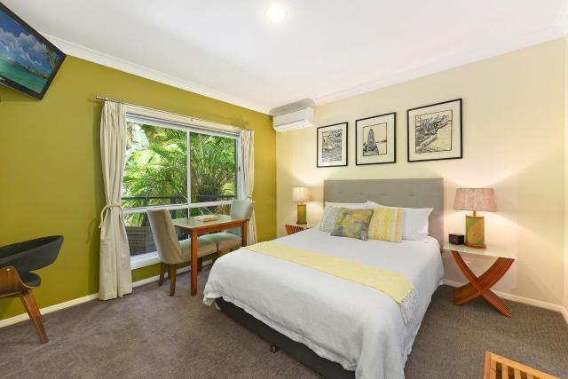 Azura Beach House B&B
