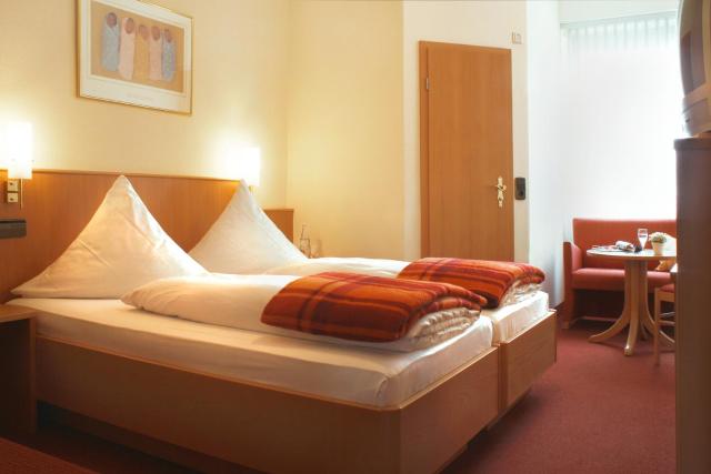 Hotel Rose Heidelberg inklusive Frühstück, Saunanutzung und Parkplätze nach Verfügbarkeit