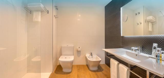 Hotel RH Royal - Recommend for adults