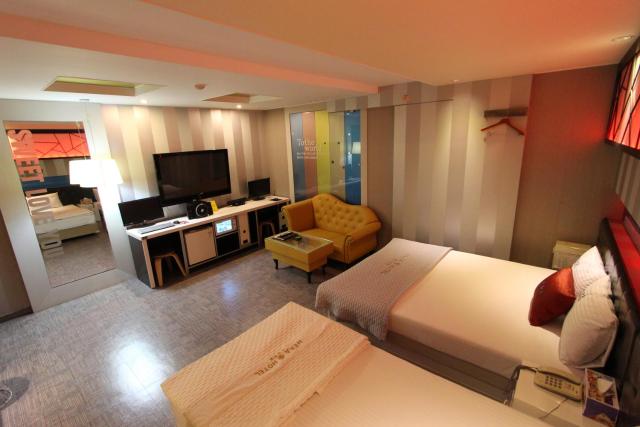 Hera Hotel