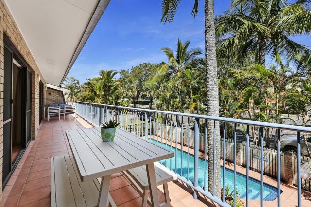HighTide On Noosa Sound