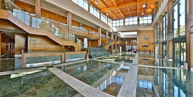 L' Amphitrite Palace Beach Resort & Spa