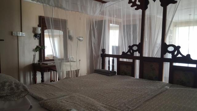 Q2 Bar & Guesthouse
