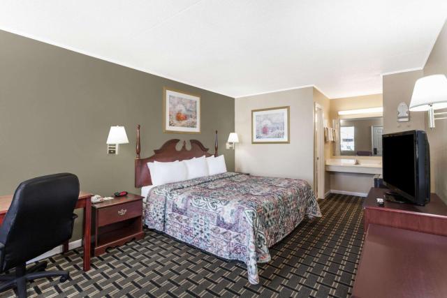 Days Inn by Wyndham Lenoir City