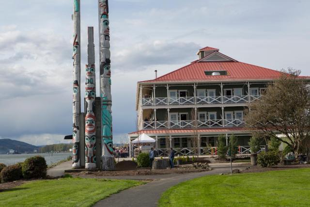 McMenamins Kalama Harbor Lodge