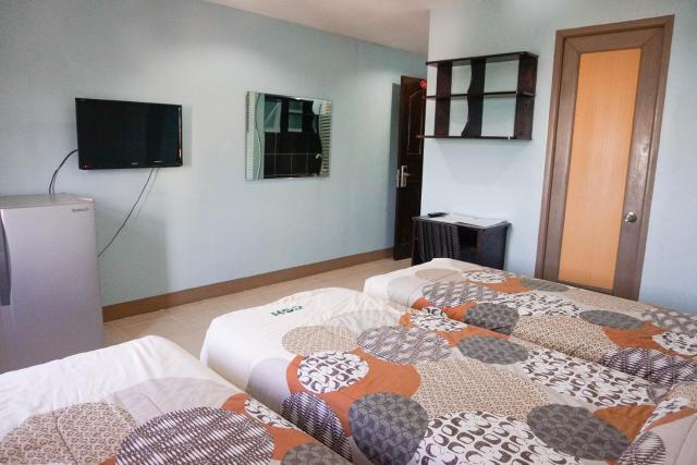 Crowne Garden Hotel