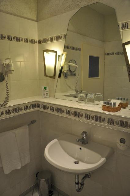 Hotel Pension Savoy am Kurdamm und Zoo