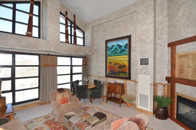 Stunning penthouse with 3,600 sq, ft, of luxury