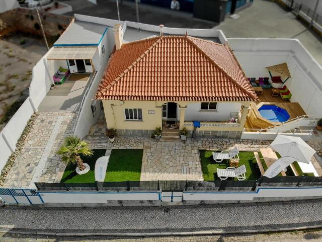 Surfer's Den Ericeira
