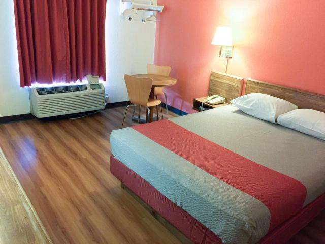 Motel 6-Arkadelphia, AR