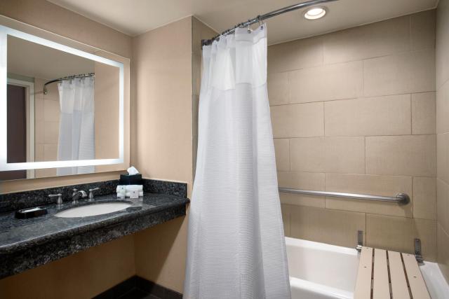 Crowne Plaza Hotel Los Angeles Harbor by IHG
