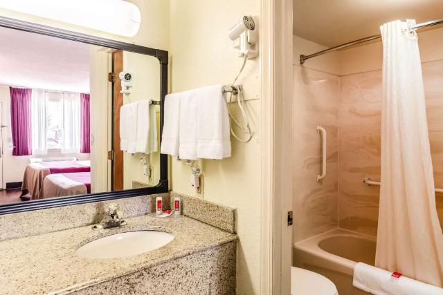 Econo Lodge Christiansburg-Blacksburg I-81