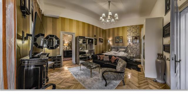 Boudoir Budapest Apartment