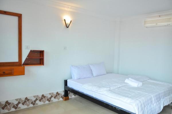 Silver Dolphin Guesthouse & Restaurant