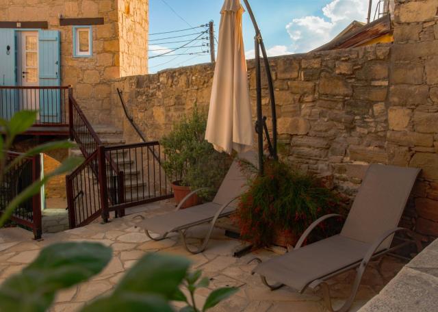 Dolphin Guest House and Studios