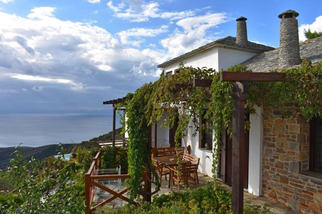Esperos Suites & Villas