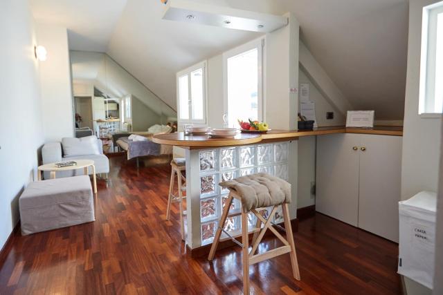 GuestHost - Studio con Balcone per 2 persone
