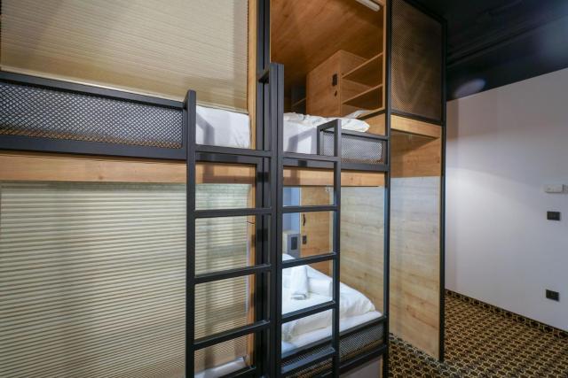 CHORS like a hotel - Capsule & NFT Boutique Hostel Bratislava - City Center