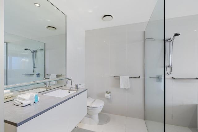 Circle on Cavill Apartments - HR Surfers Paradise