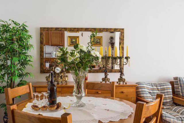 Elegant Sea View Apartment