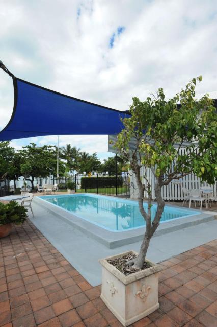 Shoredrive Motel