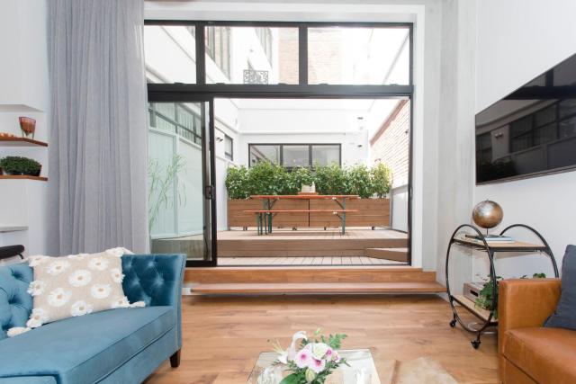 Anzac North Loft - 4 Bedrooms & 2 Free Car Parks