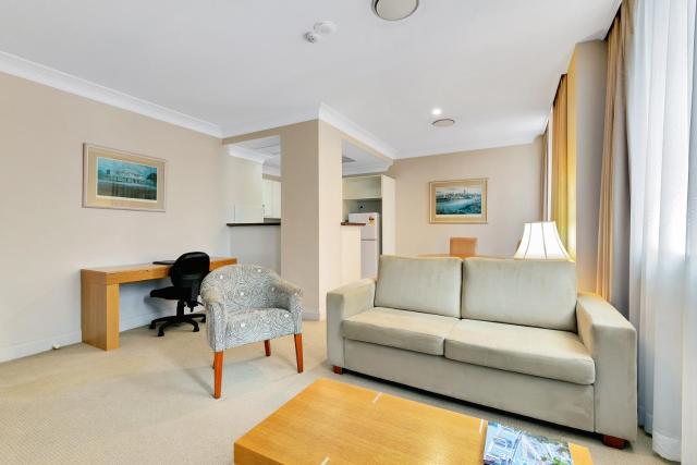Manor Apartment Hotel