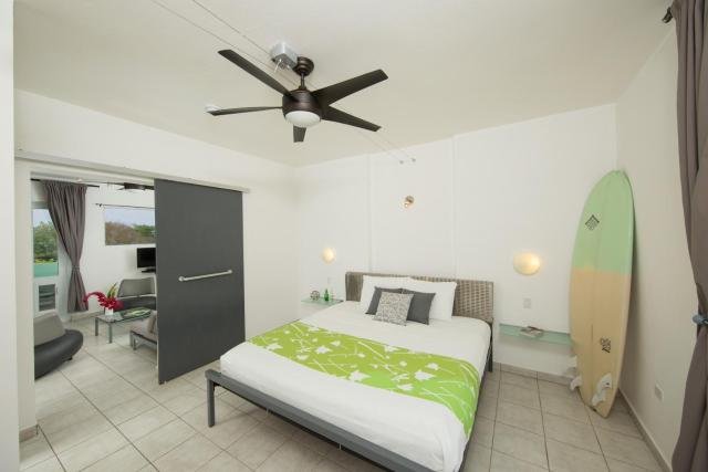 Casa Verde Hotel - Steps to the Beach, Pool, Restaurant & Bar