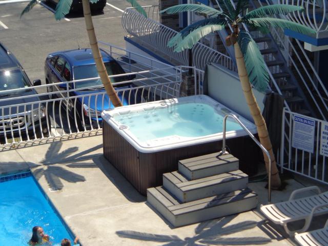 Quarterdeck Motel