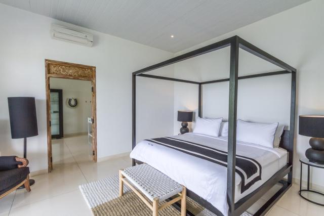 Villa Kusuma - Luxury Ocean View 5BR Pool Villa & Private Pickleball Court