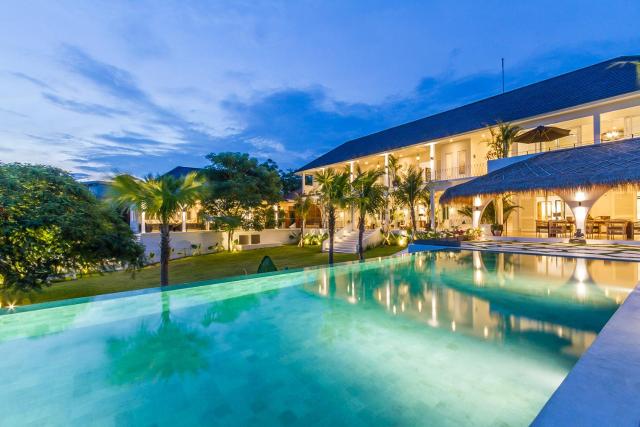 Villa Kusuma - Luxury Ocean View 5BR Pool Villa & Private Pickleball Court