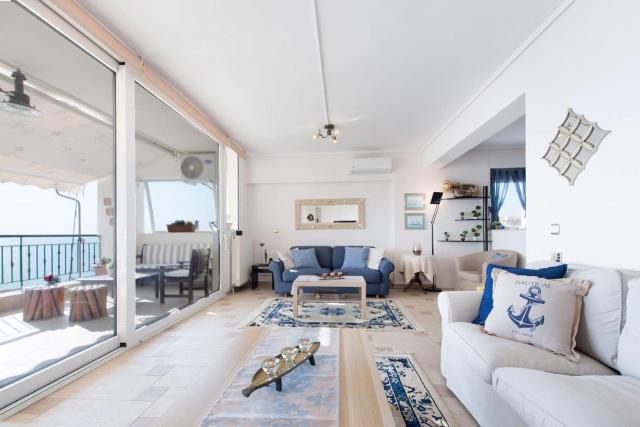 Apartment with marina view