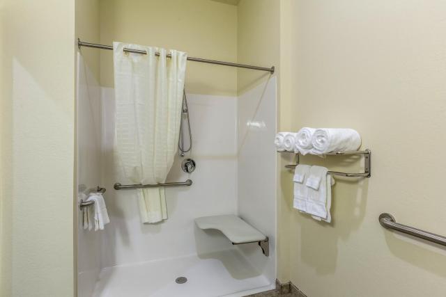 Cobblestone Hotel & Suites - Stevens Point