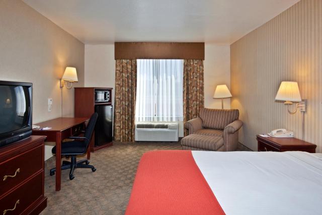 Holiday Inn Express Hotel and Suites - Henderson by IHG