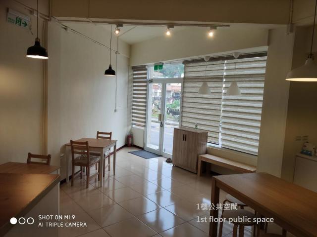 Simple life hostel