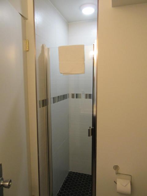 Waikiki Central Hotel - No Resort Fees
