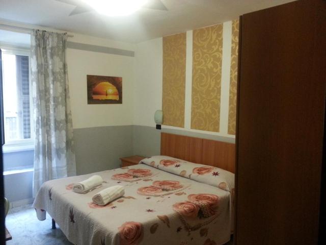 Roxena house