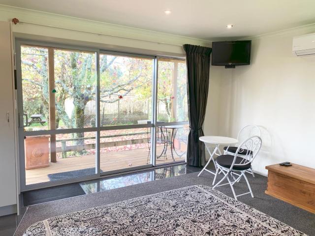 Mirror Creek Holiday Cottage