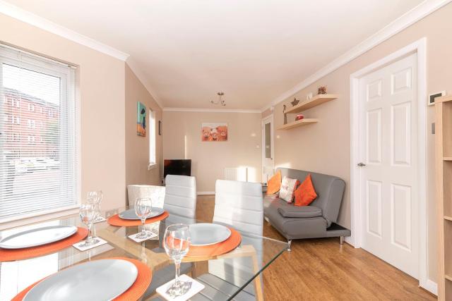 The Cluthar - Ground Floor West End City Centre Rockvilla flat & Parking