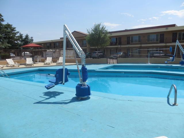 TravelStar Inn & Suites