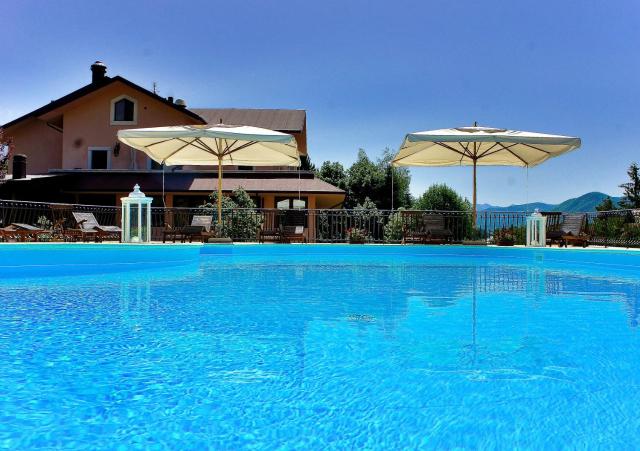 Hotel Bucaneve