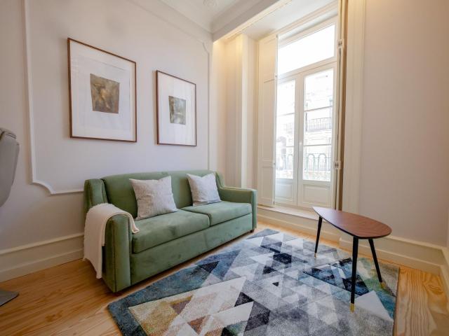 Augusta Street 229- 4 Esq