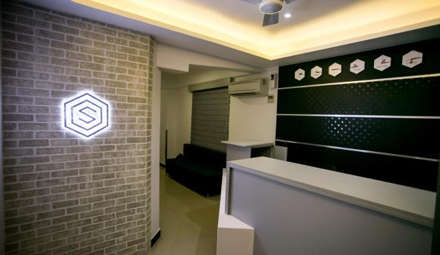 Sapphire Club Metro