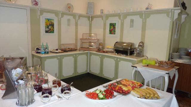 Akzent Hotel Zur Wasserburg - Hotel Garni bed & breakfast