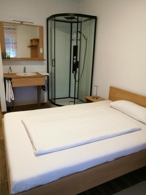 Dorf-Zimmer Mirth