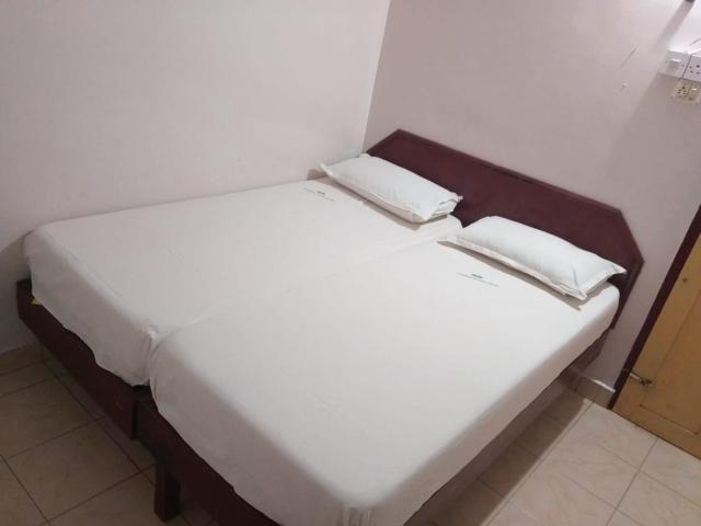 Anandan Tourist Home