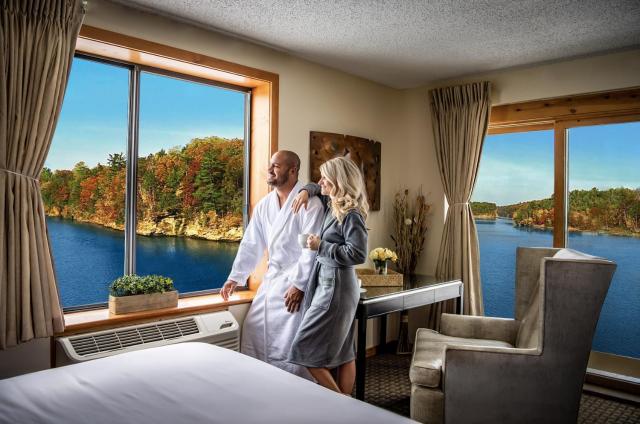 Natura VUE Resort & Boathouse