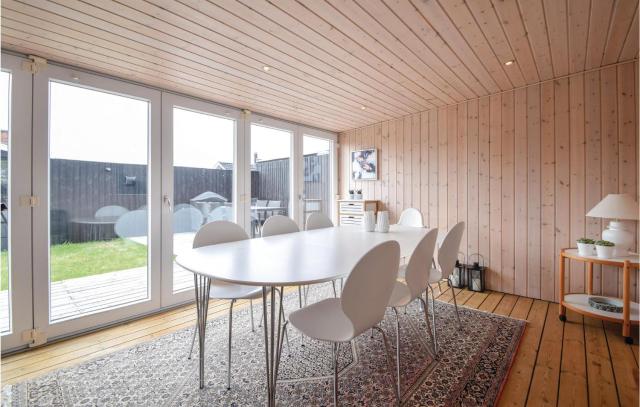 Three-Bedroom Holiday Home In Juelsminde